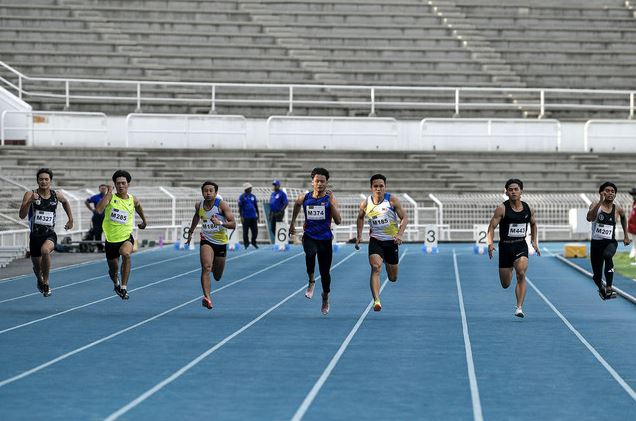 Atlet bersaing dalam acara pecut 100 meter pada Kejohanan Olahraga Super Series 2025 di Stadium Merdeka / BERNAMA